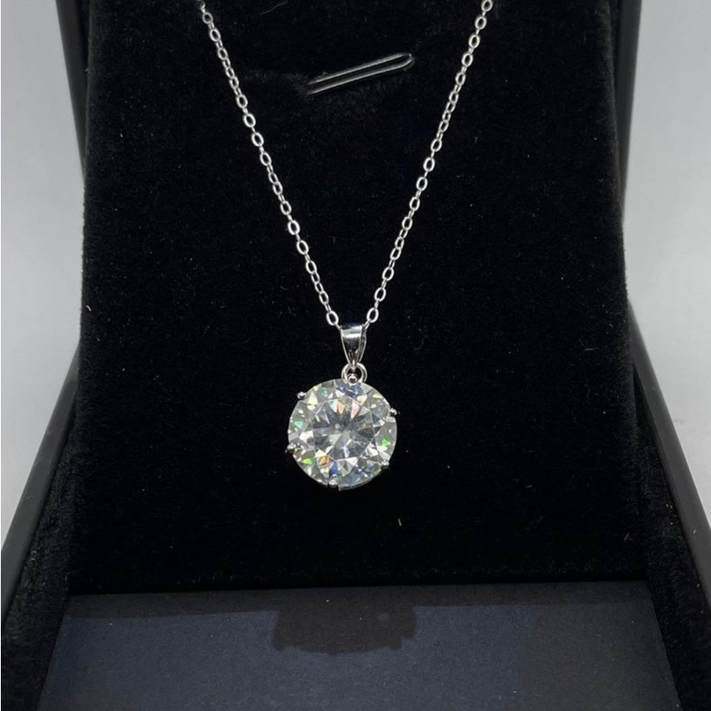 3Ct moissanite necklace stamped in S925 16 inches with 18 inch extender